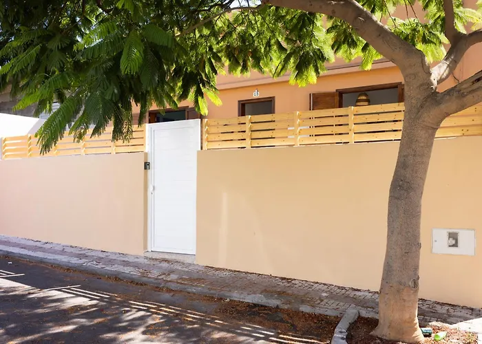 Live Guimar Piramides Casa de Férias